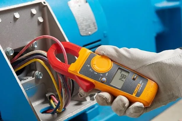 Fluke 302+ clamp meter